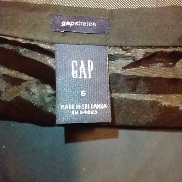 Gap size 6 gray long pleated skirt - Picture 2 of 7